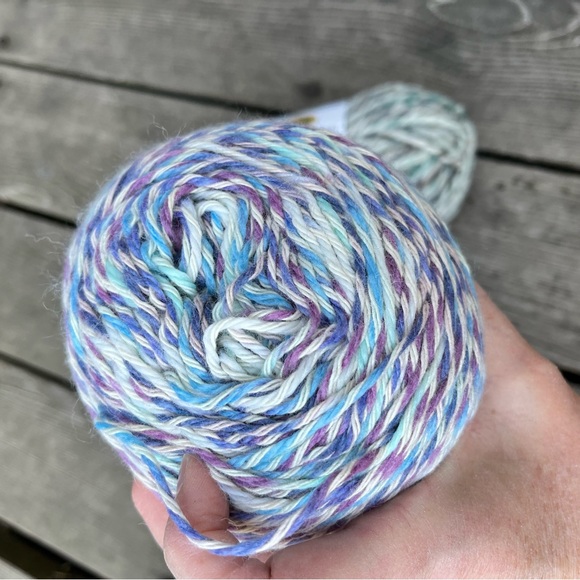 Lion Brand Wool-Ease Thick & Quick Yarn : 2 & 1 Other Unknown Yarn - Picture 5 of 12